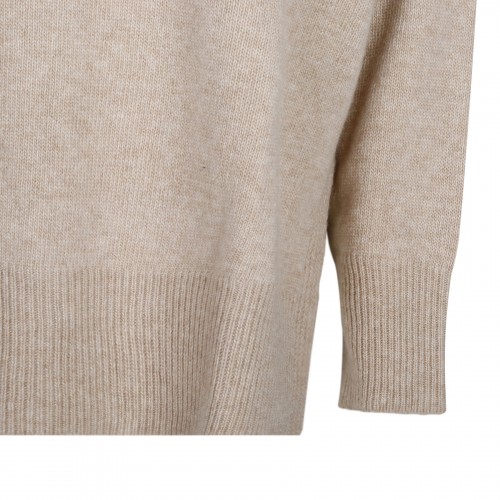 Light beige merino and... 2