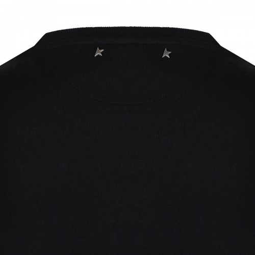 Black sleeveless top 2