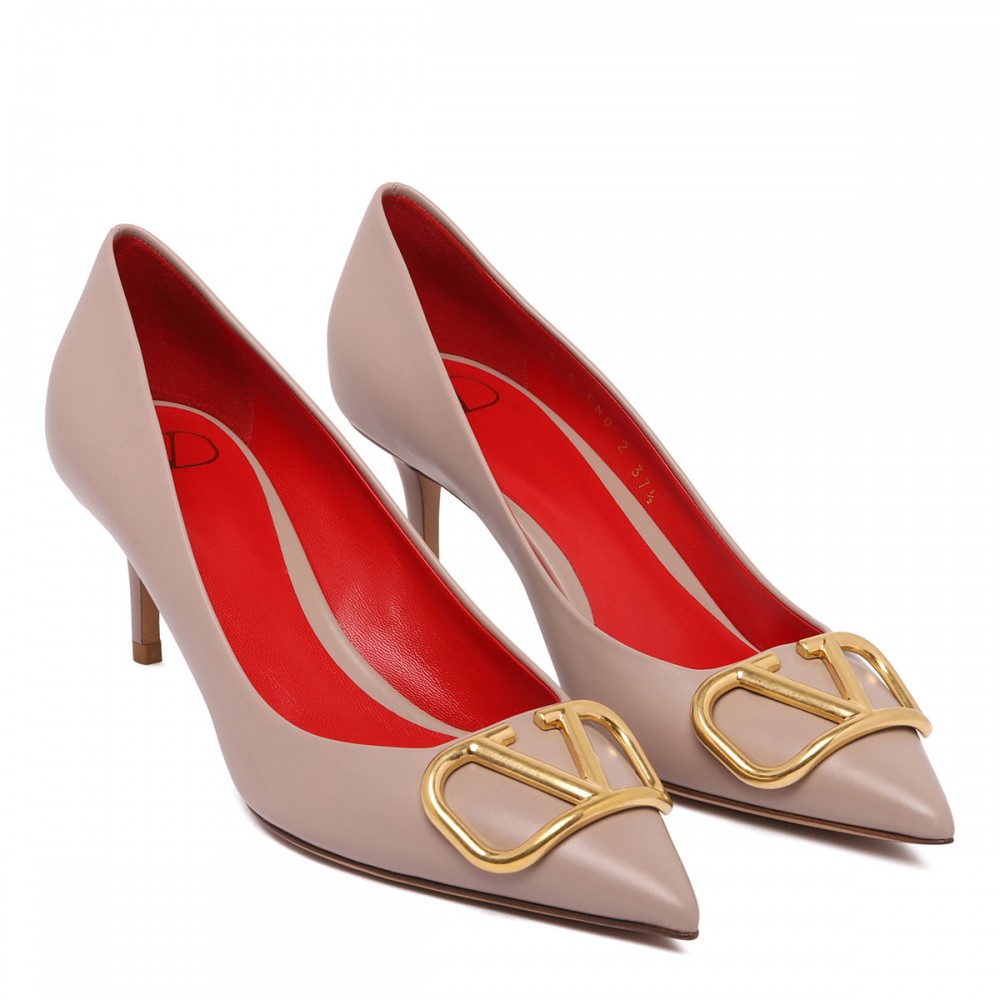 VLogo signature pumps
