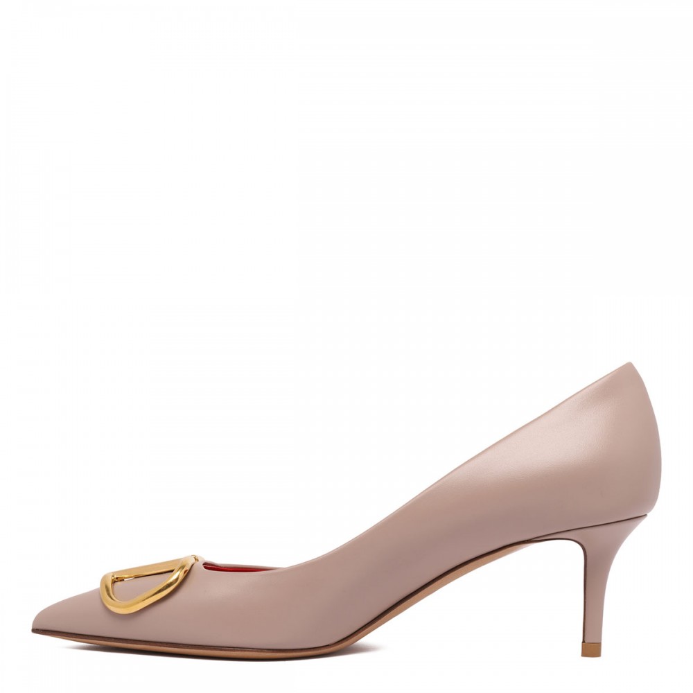 VLogo signature pumps