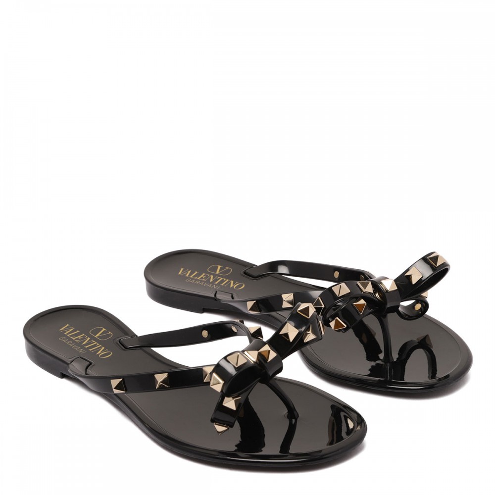 Rockstud rubber thong sandals