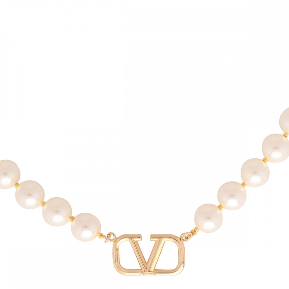 VLogo signature necklace with pearls