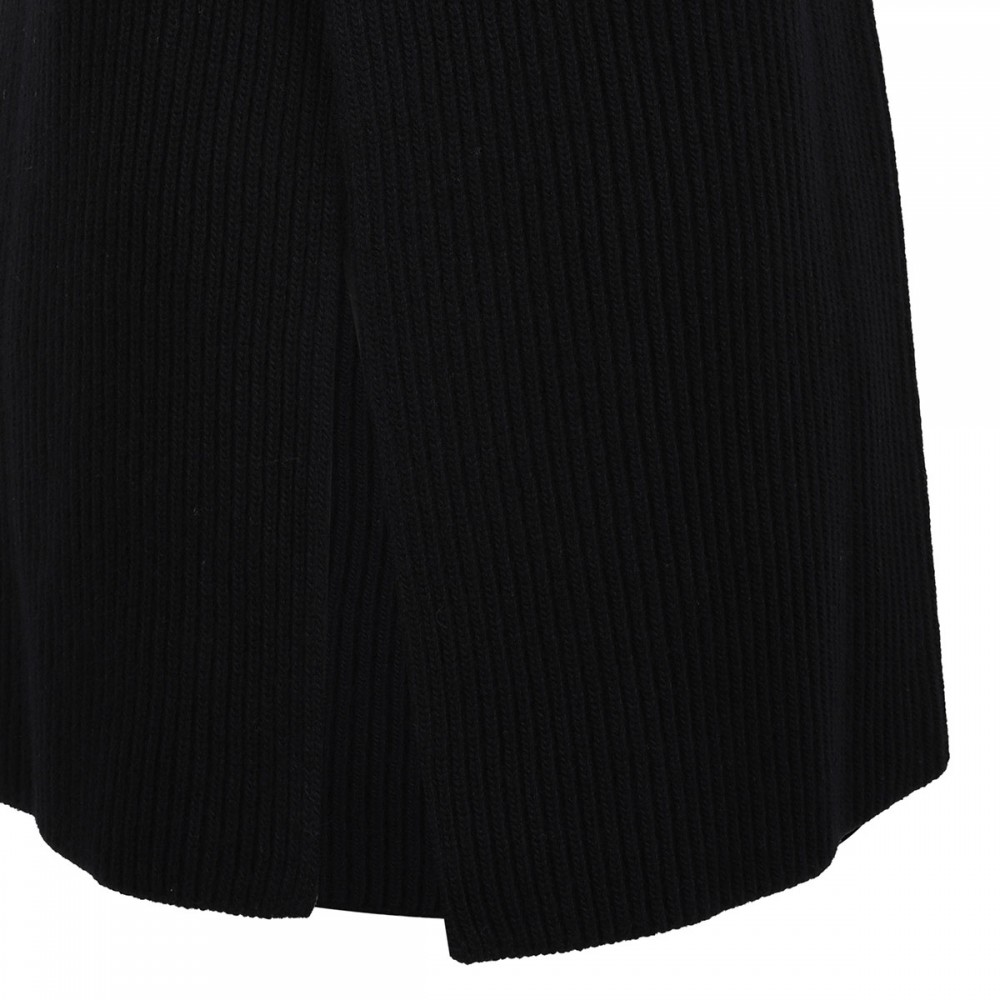 Black sleeveless knitted vest