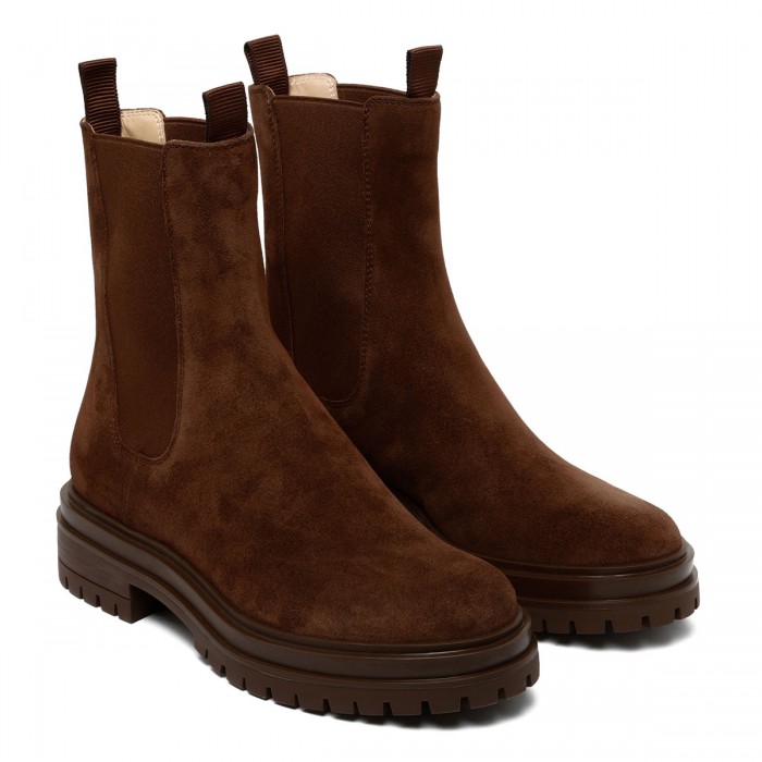 Chester Chelsea boots