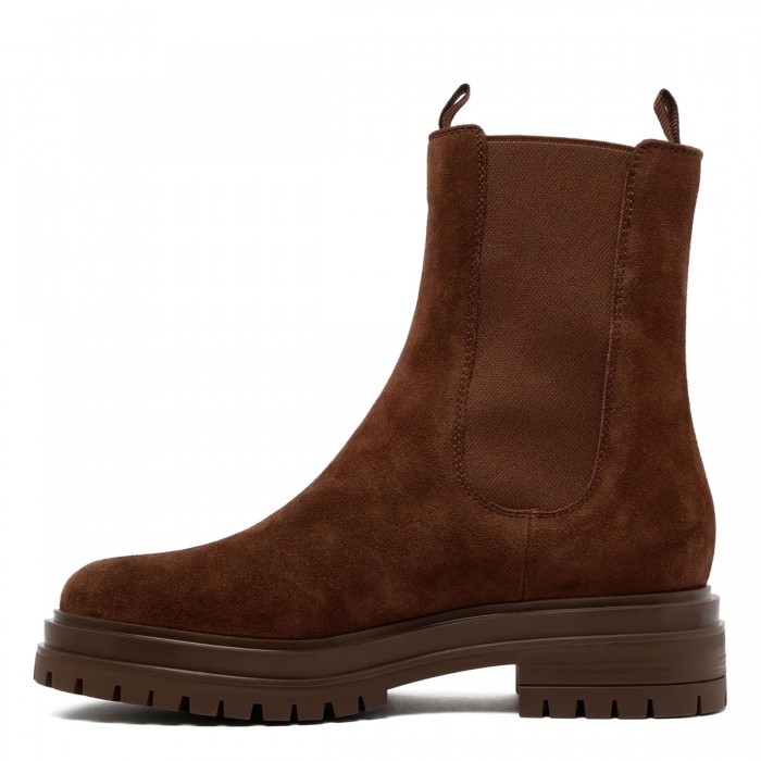 Chester Chelsea boots