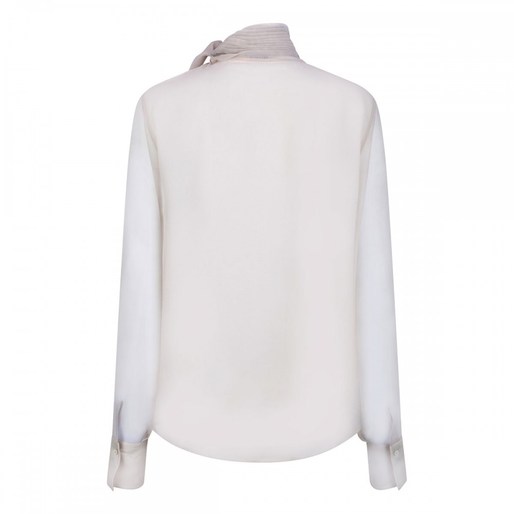 Silk pussybow blouse