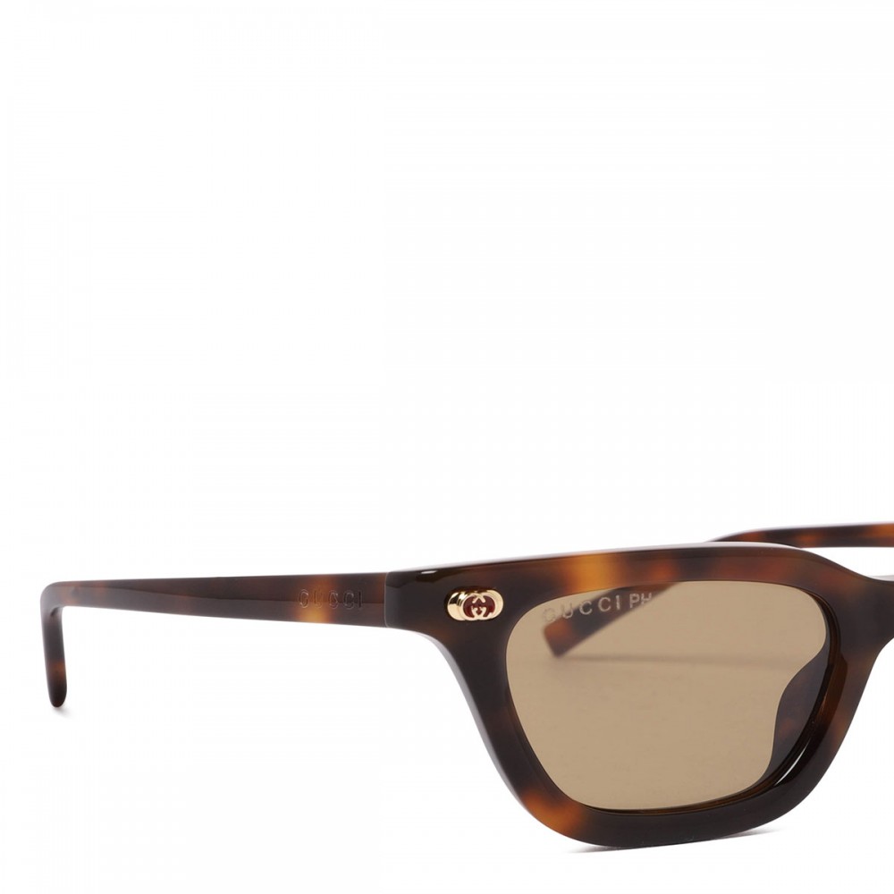 Cat eye frame sunglasses