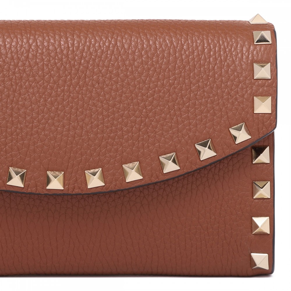 Rockstud wallet with chain