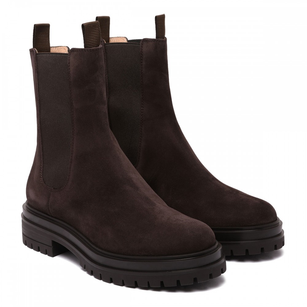 Chester Chelsea boots