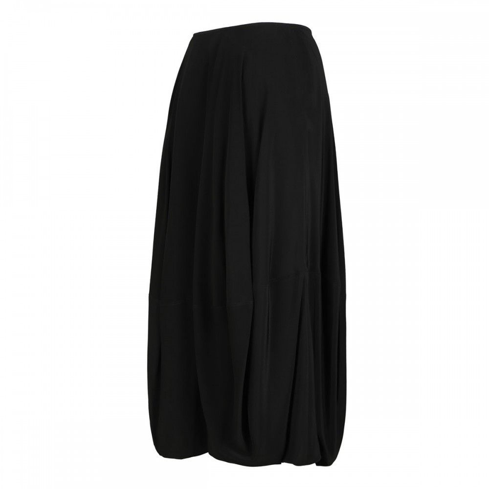 Black balloon skirt