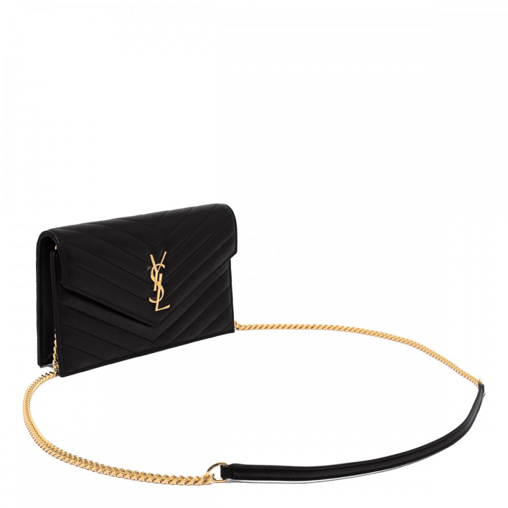 Cassandre envelope chain pouch