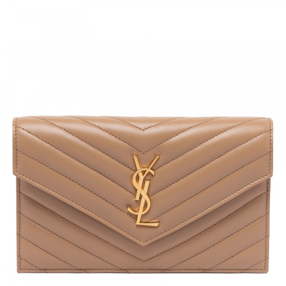 Cassandre envelope chain pouch