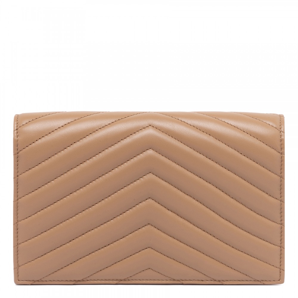 Cassandre envelope chain pouch