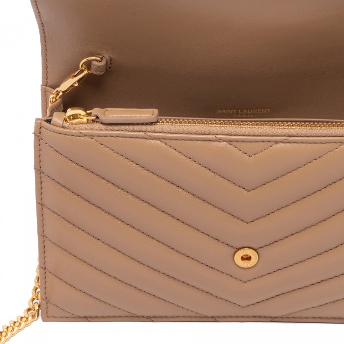 Cassandre envelope chain pouch