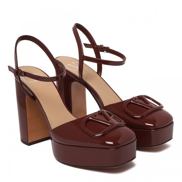 VLogo signature platform pumps