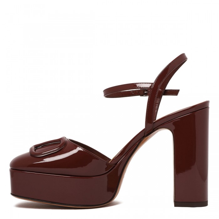 VLogo signature platform pumps