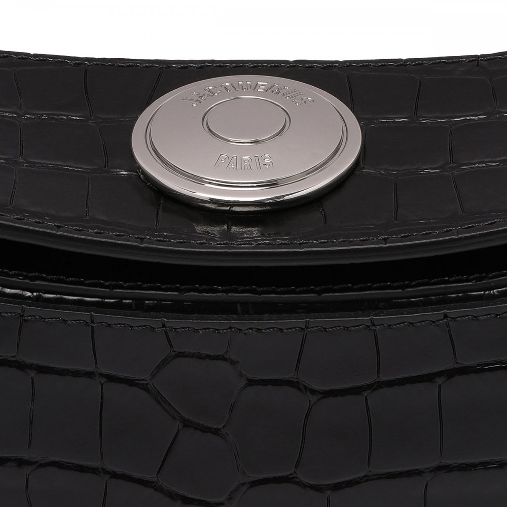 The Ovalo shoulder bag