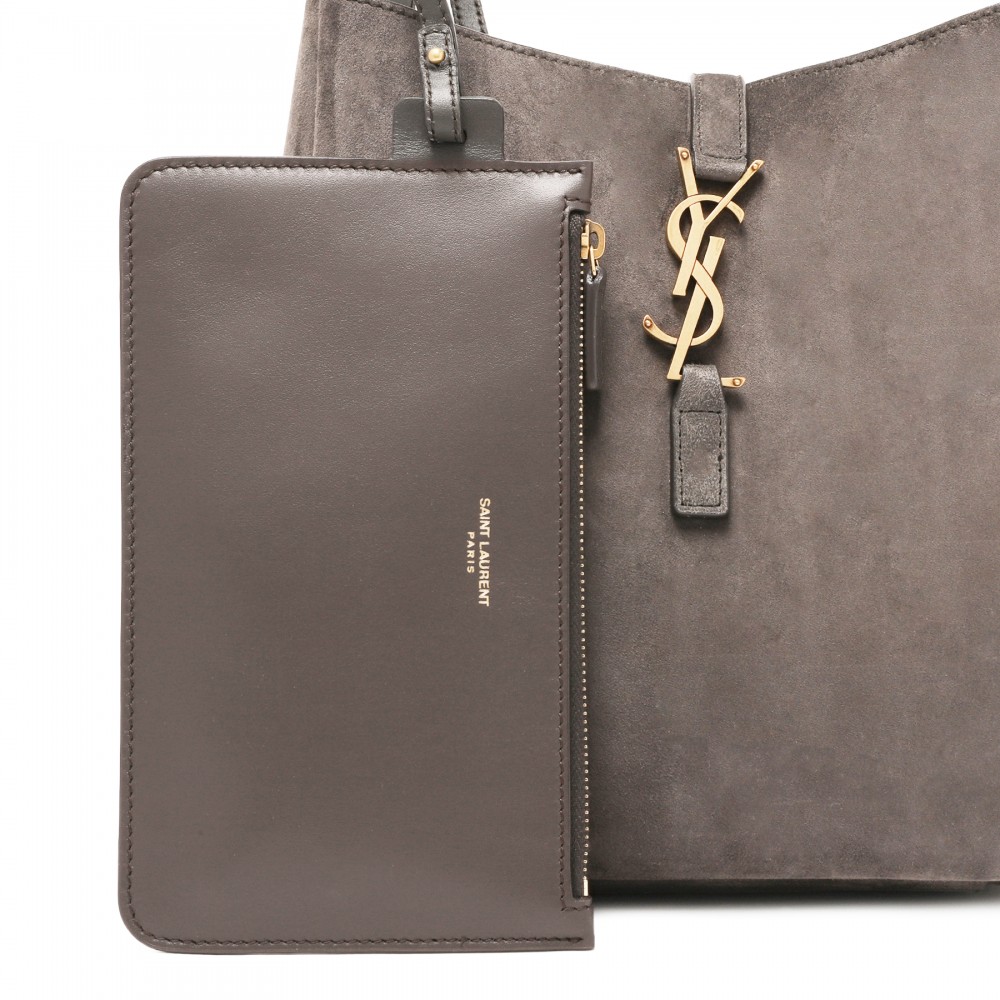 Le 5 à 7 suede small bag