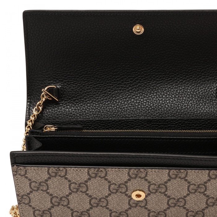 GG Marmont wallet on chain