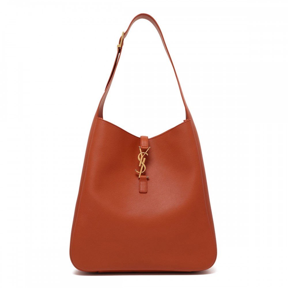 Le 5 à 7 large shoulder bag