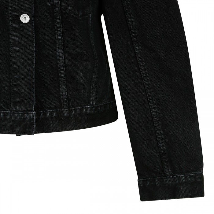 The de-Nîmes denim jacket