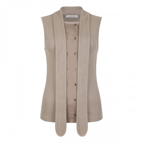 Asymmetrical fitted top