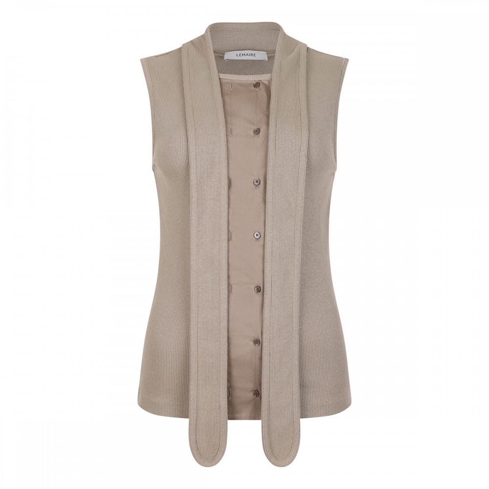 Asymmetrical fitted top