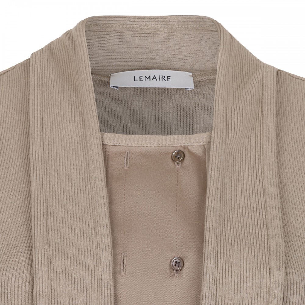 Asymmetrical fitted top