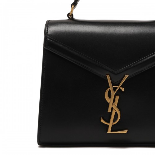 Cassandra medium top handle... 2