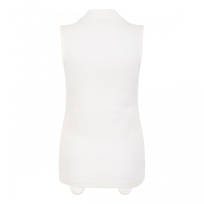 Asymmetrical fitted top