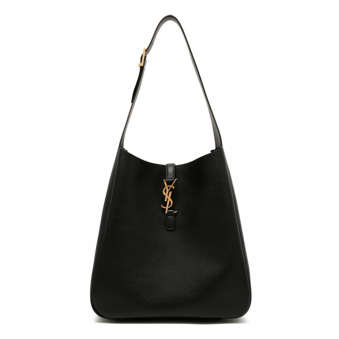 Le 5 à 7 large shoulder bag