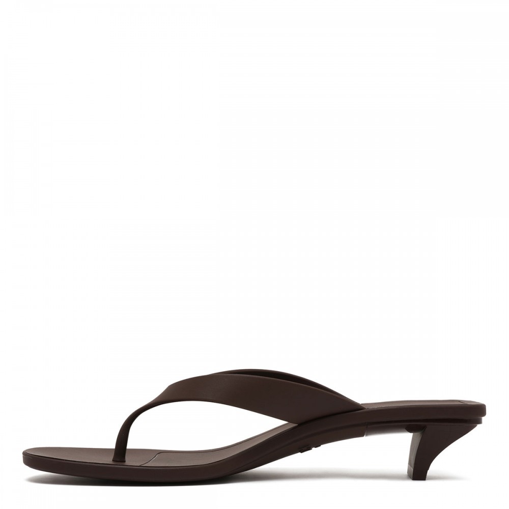 Vittoria rubber thong sandals