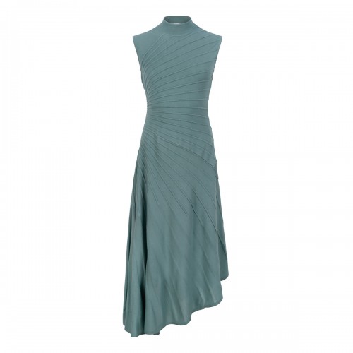 Sculpting wool dress