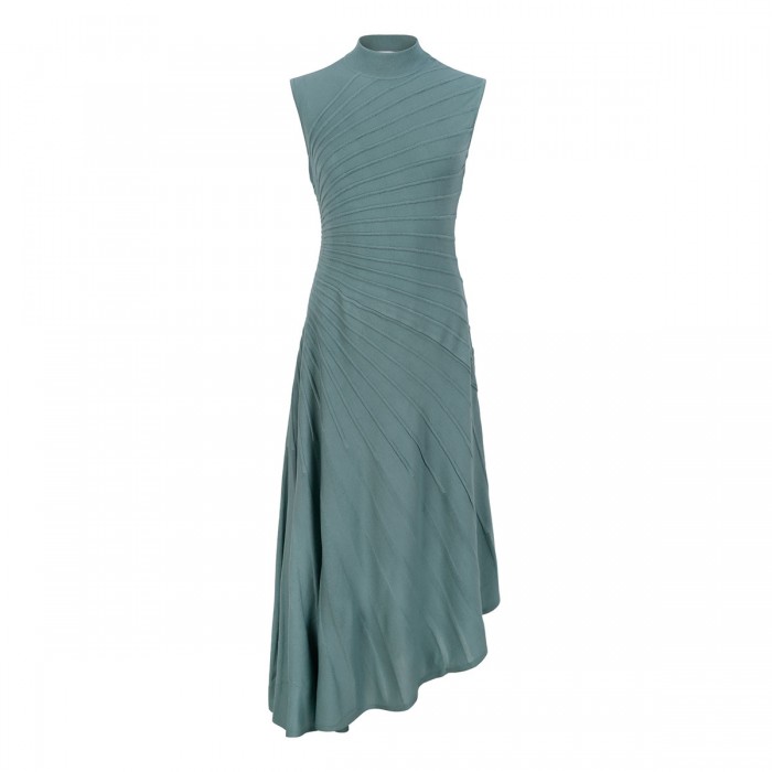 Sculpting wool dress
