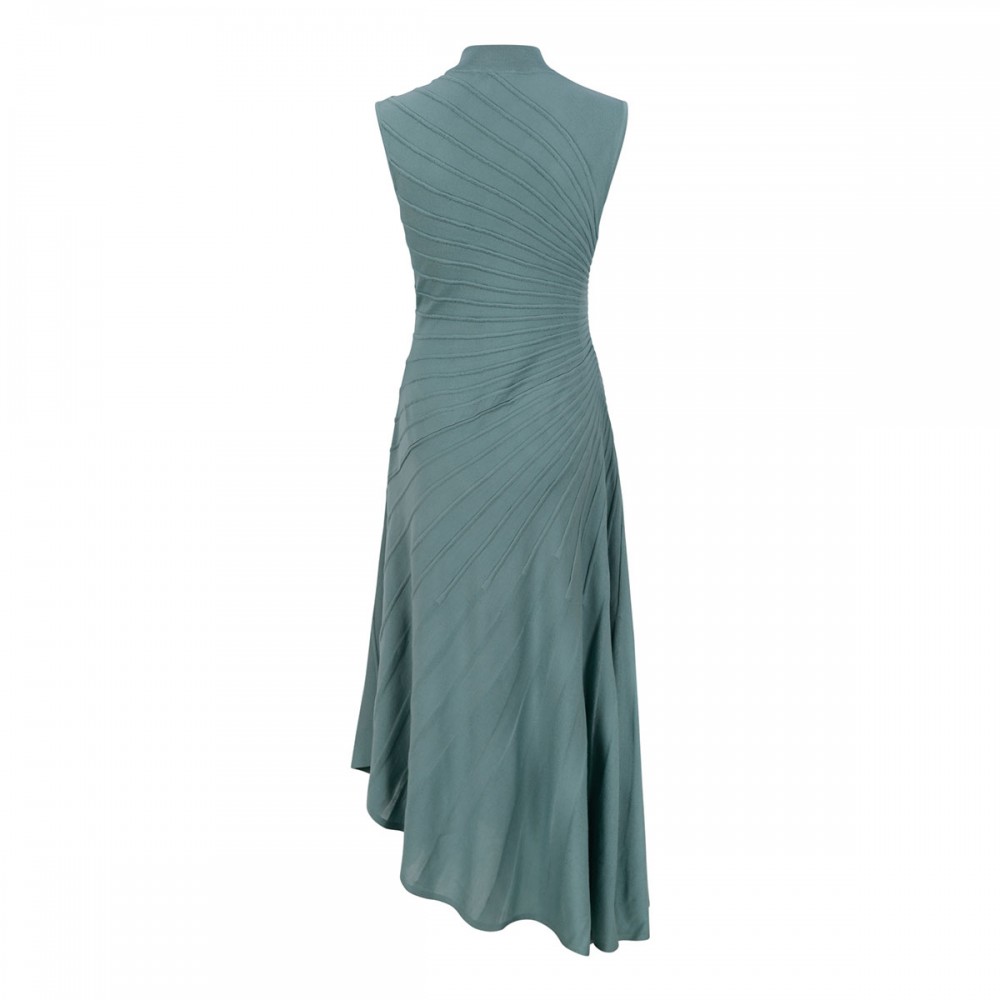 Sculpting wool dress