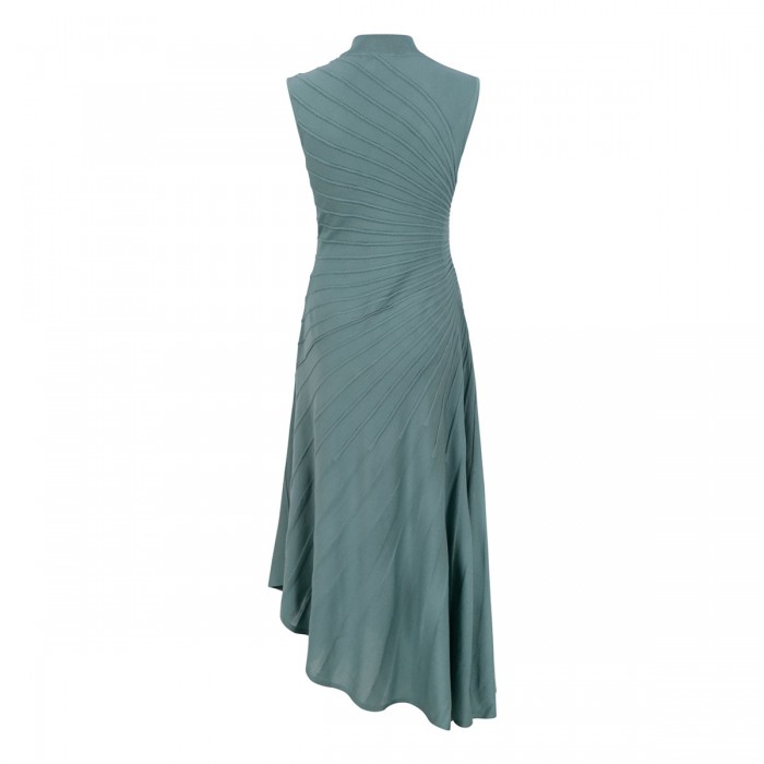 Sculpting wool dress