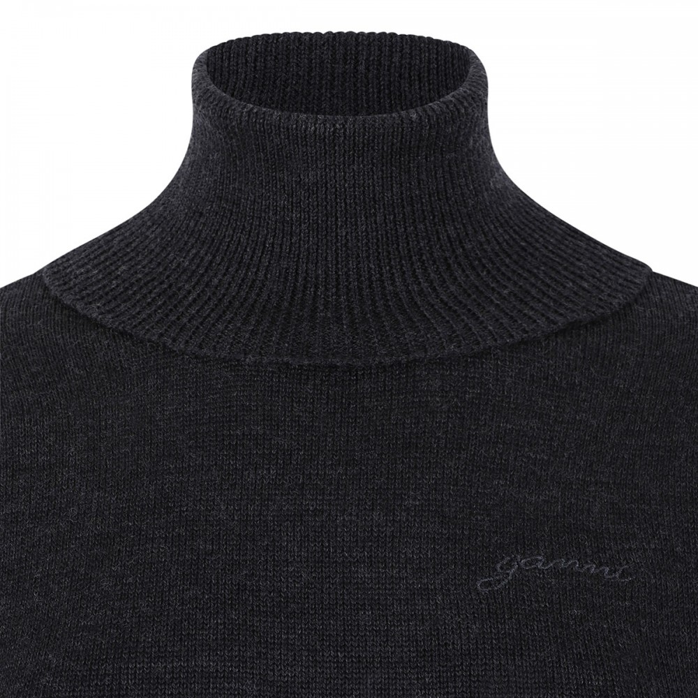 Sweater with lace details