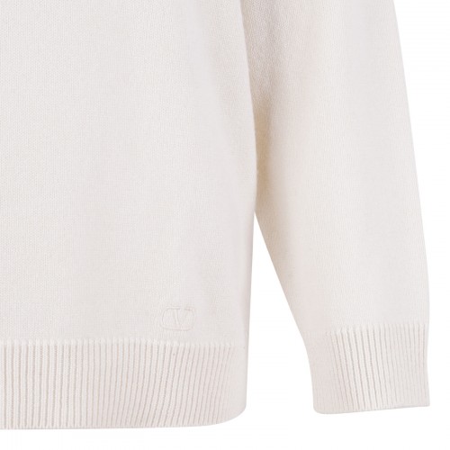 White cashmere polo 2