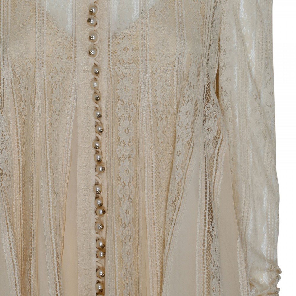 Wonderland lace vent blouse